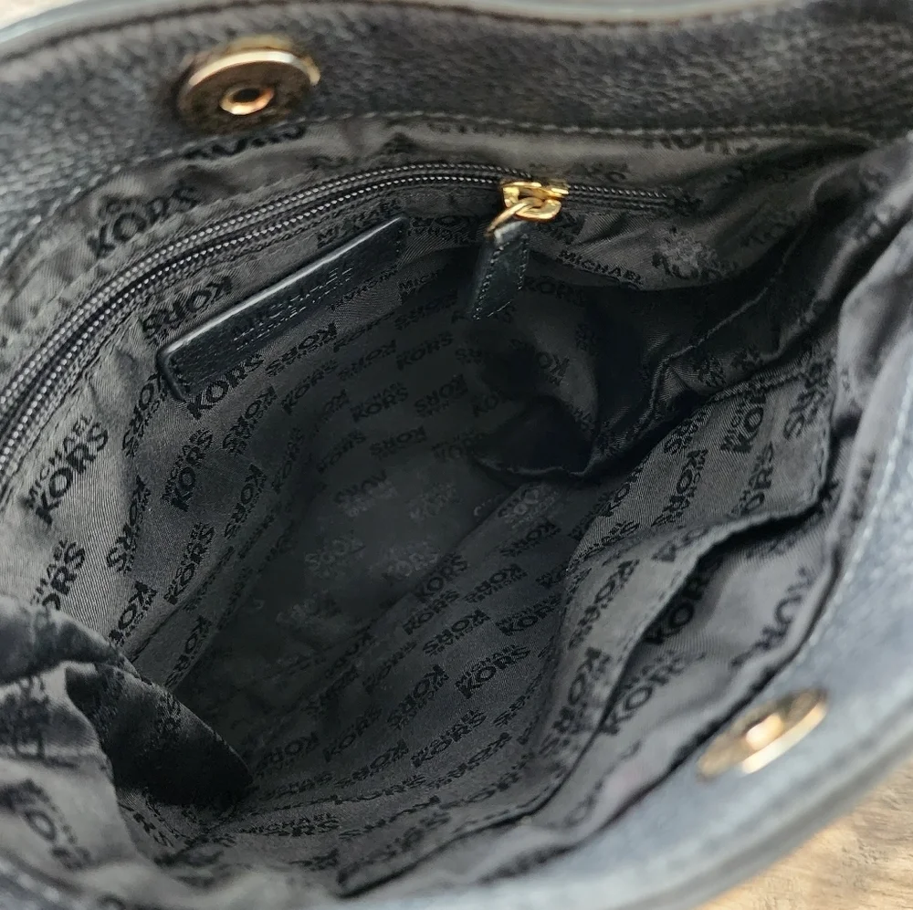 MICHAEL Michael Kors Black Pebbled  Leather Bag - Picture 14 of 15